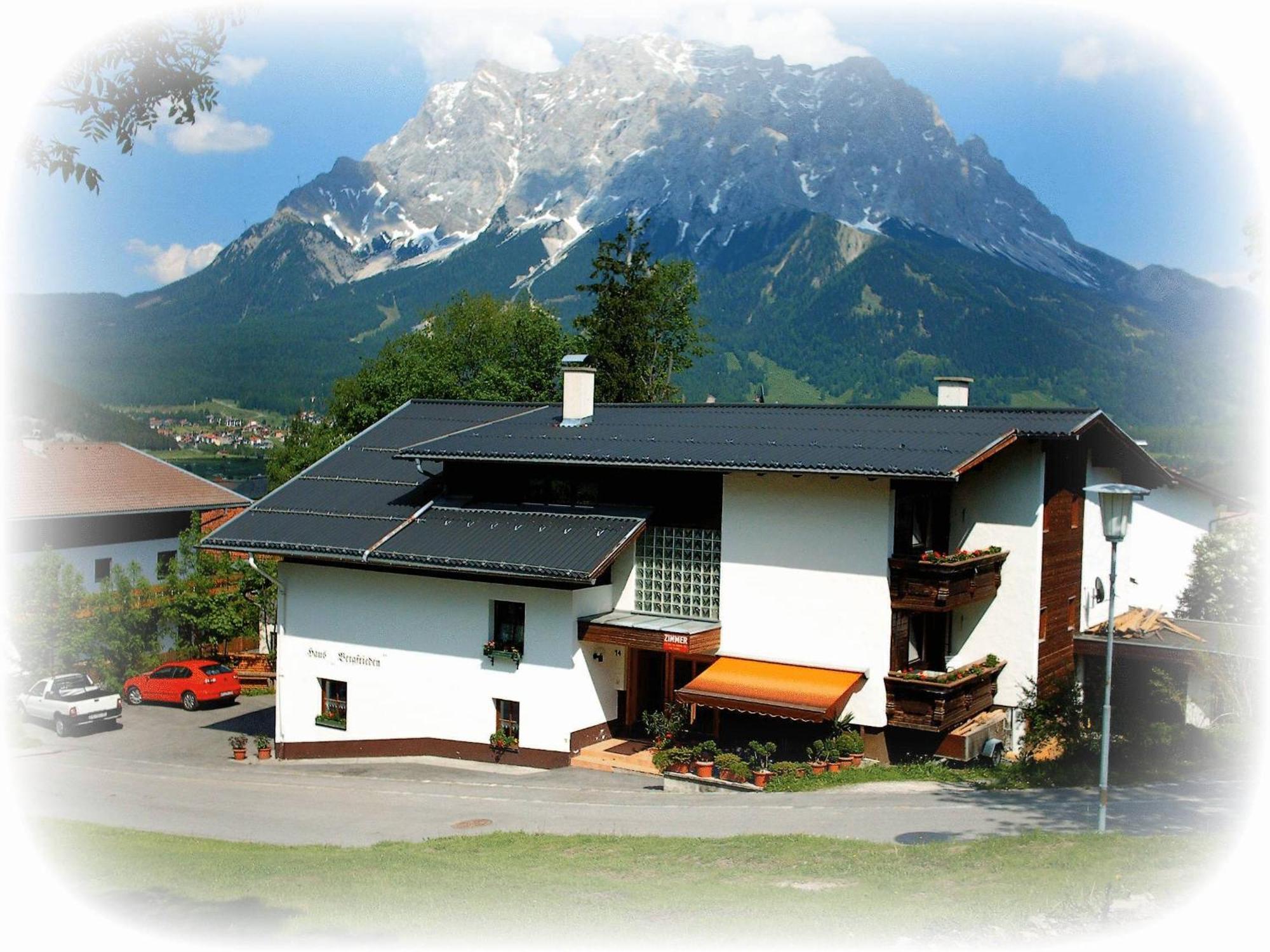 Haus Bergfrieden Hotell Lermoos Exteriör bild