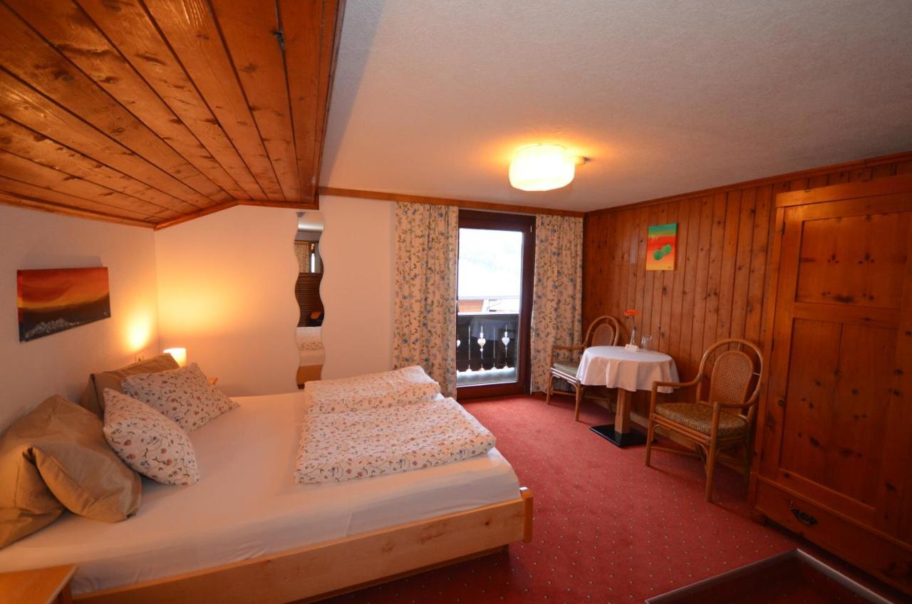Haus Bergfrieden Hotell Lermoos Exteriör bild