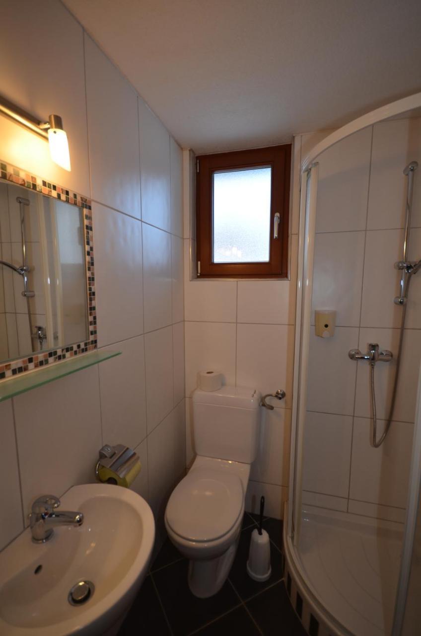 Haus Bergfrieden Hotell Lermoos Exteriör bild