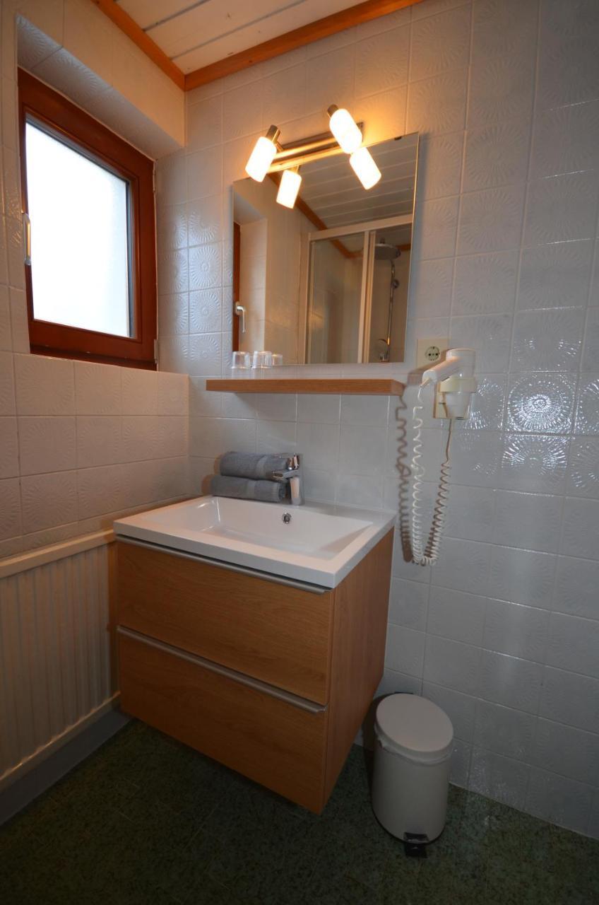 Haus Bergfrieden Hotell Lermoos Exteriör bild